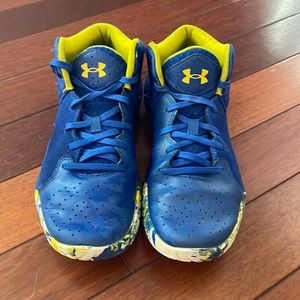 Boys Under Armour Basketball shoes